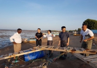 渔业专家在LOYADA渔业协会考察渔业设施.jpg
