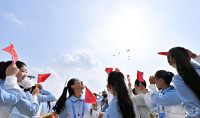 9月3日，纪念中国人民抗日战争暨世界反法西斯战争胜利80周年大会在北京隆重举行。这是预警指挥机梯队通过天安门广场.jpg